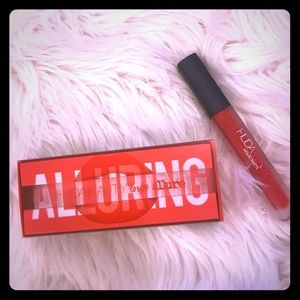 HUDA BEAUTY liquid matte lipstick in alluring